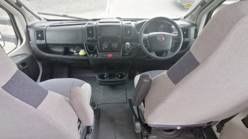 4 berth fixed bed motorhome