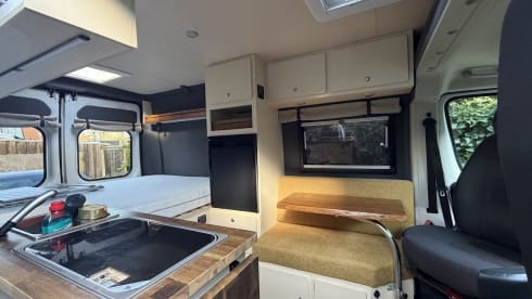 Ragnar – Citroen JUMPER jouw comfortabele reiscamper met ruime dwarsbedden