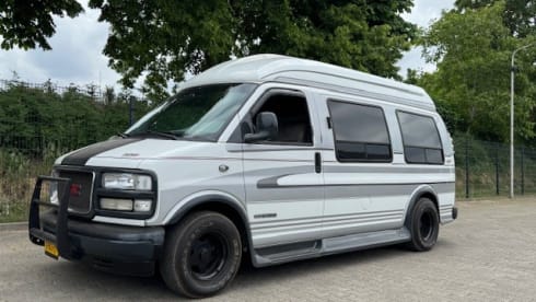 GMC v8 – 2p Other campervan from 1997