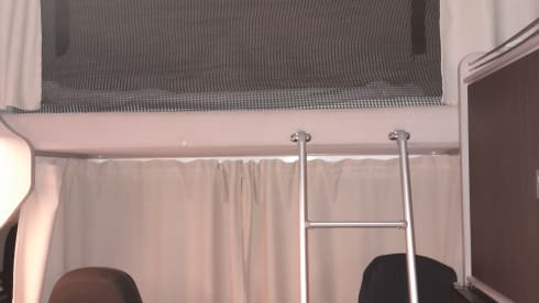 Happy Tour – 6-person Ahorn family camper Alcove 2018 with fixed beds 