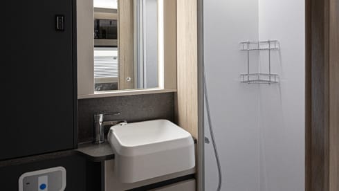 Betty Sue – Auto-Trail F70