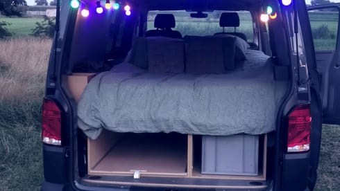Carlos – 2p Volkswagen campervan uit 2024