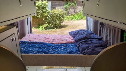 DUSTY – FORD TRANSIT CUSTOM HIGH TOP - UP TO 5 BERTH
