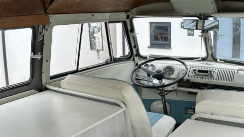 Snowy – 2 berth Volkswagen campervan from 1957