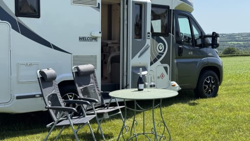 Geräumiges Wohnmobil mit 4 Schlafplätzen – unter 7 m