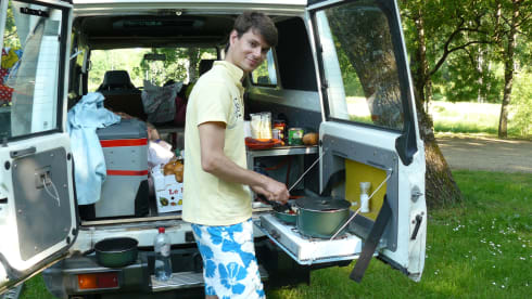Unique camping cruiser 4x4 with roof tent