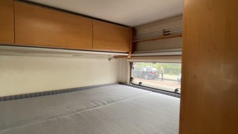 6-person Hymer alcove from 2005