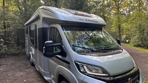 Luxe ruime Adria camper  – Luxurious Spacious Adria camper 