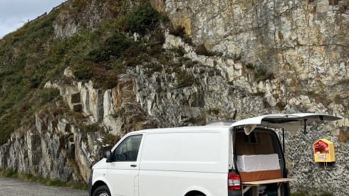 Saoirse – 2p Volkswagen campervan from 2011