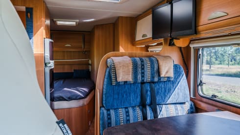 De bergveroveraar – 4p Challenger semi-integrated from 2009