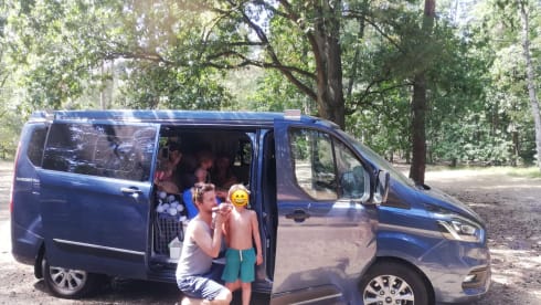 Dwight Schrute – À l'aventure avec un nouveau Ford Nugget Plus !