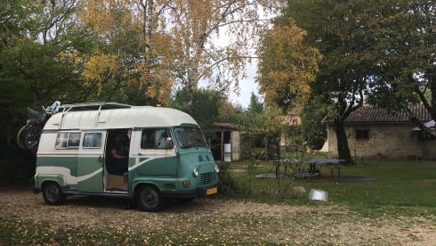 Madame Estafette – Enjoy the slow life with our old-timer Madame Estafette