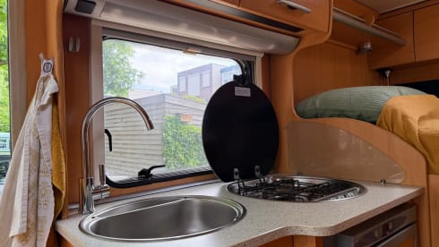 Hymie – Onze compacte, krachtige & off-grid Hymer Van 522!