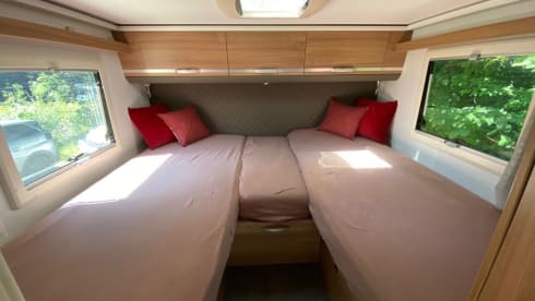 den bult – !Only for driver's license C! - New luxury camper Adria Axess XL S670SL