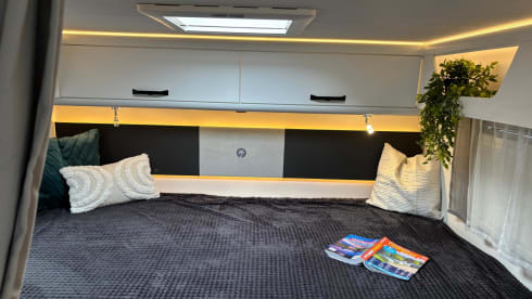 Making Memories 1 – T67s Sunlight semi-integrated 2024 Automatic