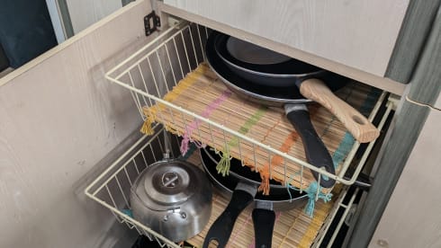 Harry – 5P Camper (Airfryer, Dolce Gusto, TV, Cool box, JBL box, bicycle carrier)