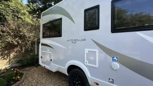 Mont Blanc – BRAND NEW 6 Berth Roller Team Auto-Roller 747 (2024) Manual