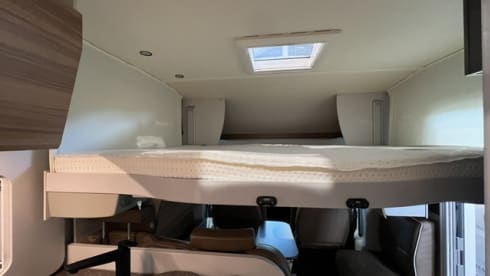 RV Camper – Nieuwe, luxueus ingerichte 4-persoonscamper