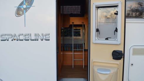 Beautiful complete and very neat 6-person camper (Fiat Ducato Joint S)