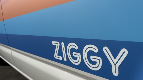 Ziggy – Ziggy - Retro and fun! 4 Berth VW T6 professionally converted Campervan