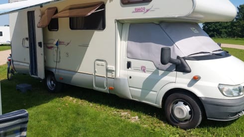 Heerlijke familie camper – 6p Ford alcove uit 2003
