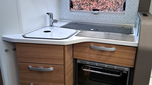 Adria Matrix 670 DC – 4p Adria Mobil semi-integrated from 2019
