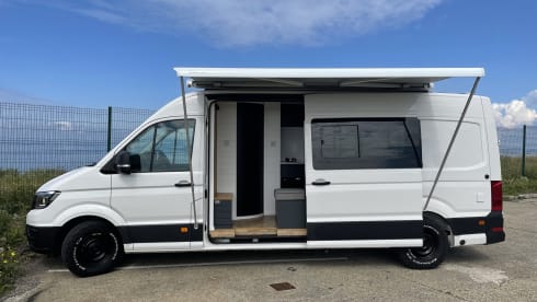 Luxury off grid Volkswagen LWB Crafter 2020 (3 berth)