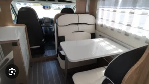 Wilderness – Équipe Roller 690 Auto 6 couchettes