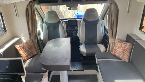 Le Van – Automatique4 couchettes Chausson-2024