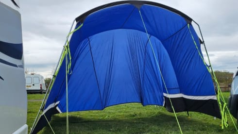 Carmella – 3 berth Peugeot boxer from 2015