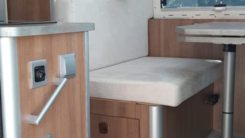 Travelcar – Beautiful cool modern 2 person camper bus