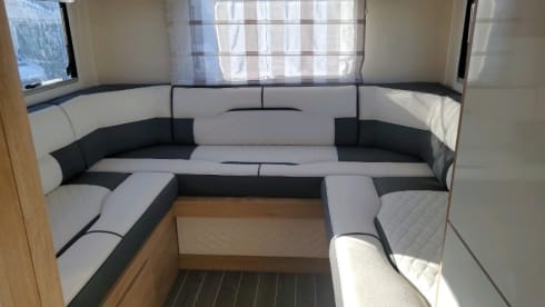 Auto Roller 746 – 2024 Fiat Auto Roller 746 automatic rear lounge 6 berth + 6 seats 