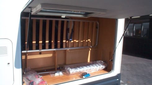 Super plenty of indoor space. Pleasant light inside. Completely self-sufficient.