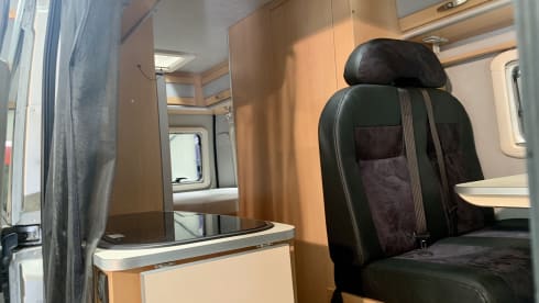 Mario – Perfect Fiat Bavaria Camp camper van for rent -automatic