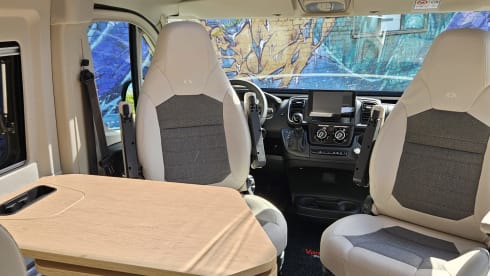 2p Adria Mobil bus uit 2026