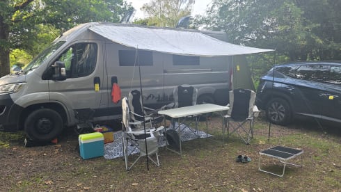 Dusty – Campervan Citroën Relay a 4 posti letto, modello 2021.