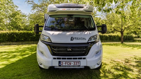 SL670 – 4p Adria Mobil semi-integrated uit 2024