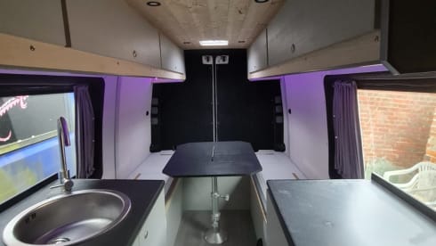 Dream Camper – Spacious LWB VW Crafter