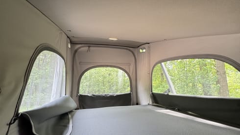 Mantel – 4-seater Volkswagen bus from 2025