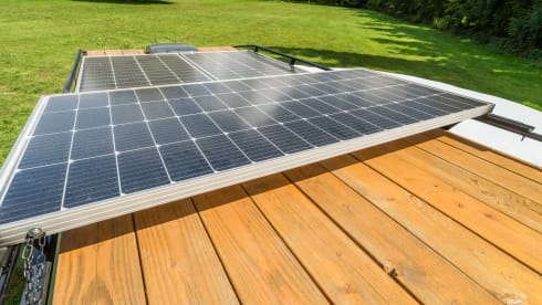 Stef – Cozy Off-grid Mercedes Campervan