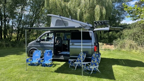 WOW Premium  – 4 berth Volkswagen campervan from 2021