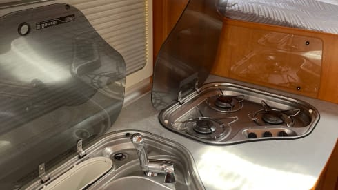 Titch  – Our Cosy 3-berth LHC Motorhome