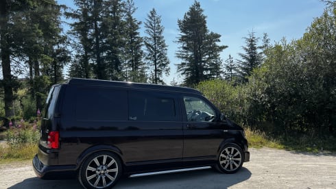 Bentley  – Gorgeous Blackberry VW T6 Campervan with Starlight Ceiling 