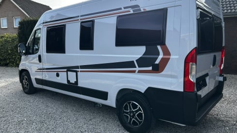 6 Weinsberg 600 Fire buscamper 2025 automatic