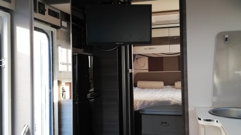 4p McLouis carat 481 semi-integrated from 2020