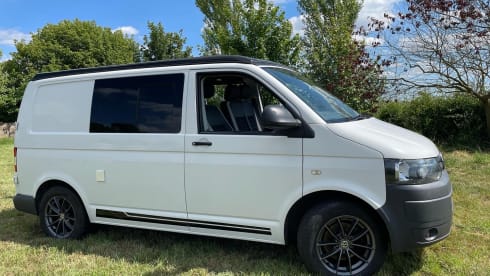 Maud – Volkswagen Wohnmobil mit 4 Schlafplätzen aus dem Jahr 2012