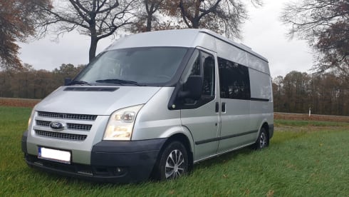 Vanny – 2p Ford campervan uit 2013