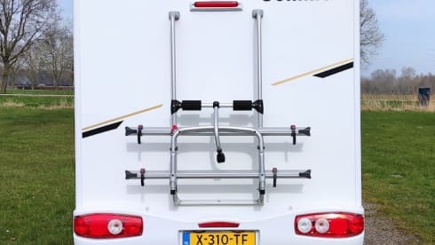 Benimar Tessoro 400, 4 persons, 2012, semi-integrated