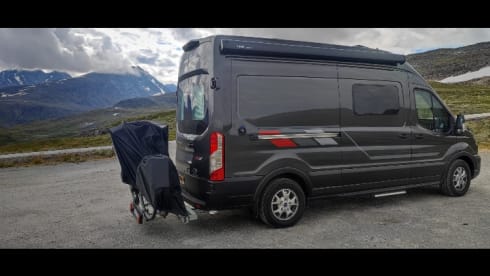 Ûnderweis=fries voor Onderweg – 2p Ford bus from 2023