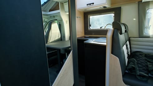 4p Sunlight semi-integrated uit 2024